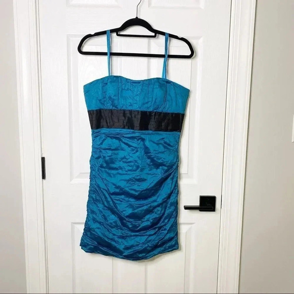 BCBGMAXAZRIA CYAN Crinkle Ruched Mini Dress 90s Y2K‎ Sz 10 - Picture 1 of 7